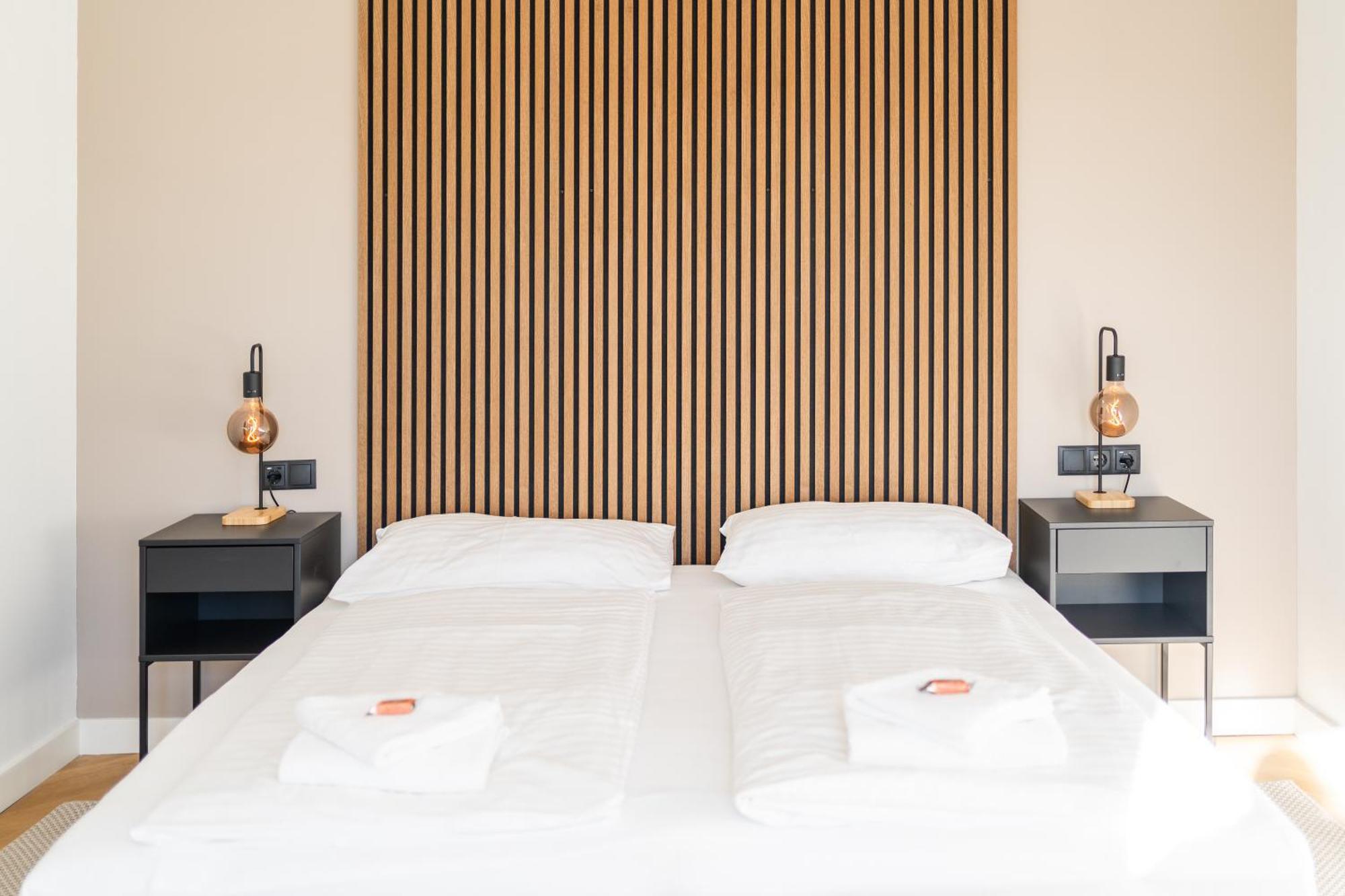 Myflat - Bright Near Station Apartment Wien